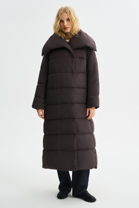 пуховое пальто от бренда снежная королева вид слева