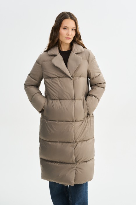 пуховое пальто от бренда снежная королева вид слева