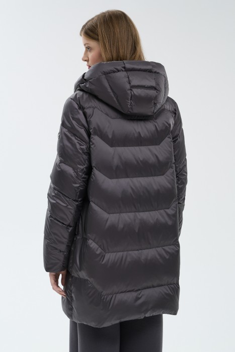 пуховое пальто по цене 19900 руб вид справа