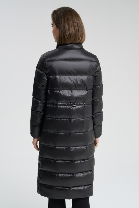 пуховое пальто по цене 11160 руб вид справа