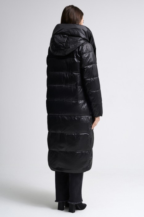 пуховое пальто по цене 3340 руб вид справа