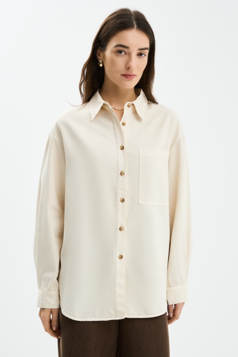рубашка оверсайз от бренда снежная королева вид слева