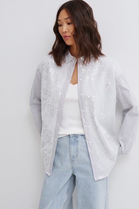 рубашка с пайетками от бренда снежная королева вид слева