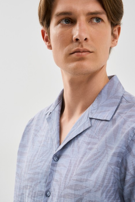 рубашка с принтом от бренда снежная королева вид слева