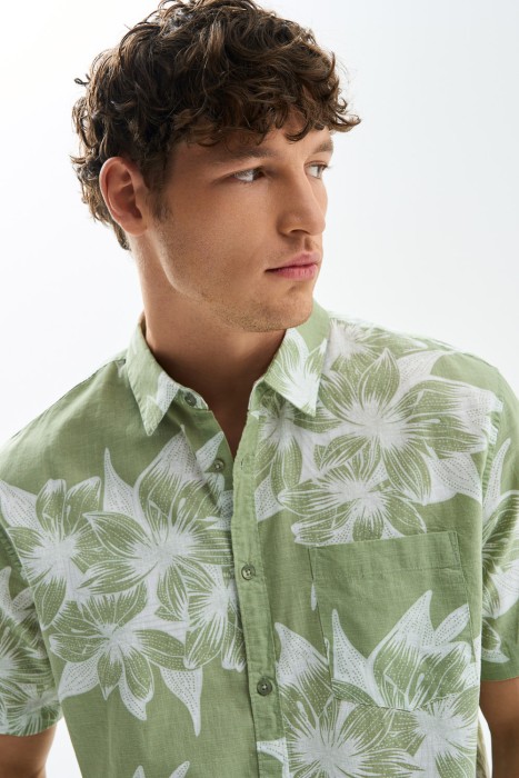 рубашка с принтом от бренда снежная королева вид слева