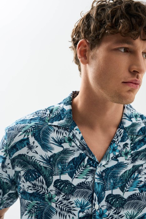 рубашка с принтом из россии вид сбоку