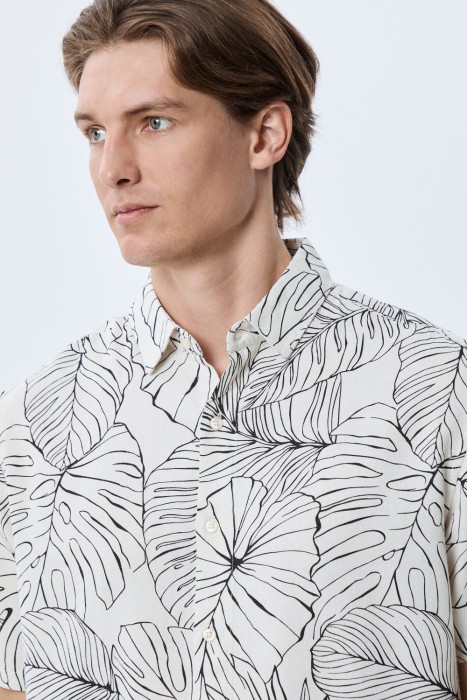 рубашка с принтом из россии вид сбоку