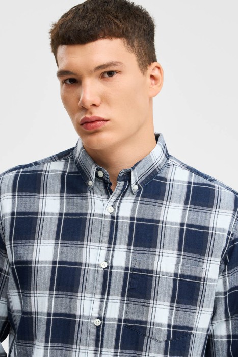 рубашка в клетку из россии вид сбоку