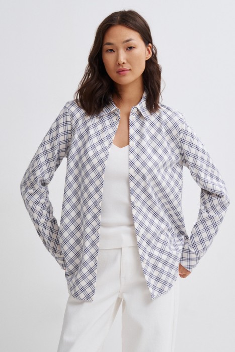 рубашка в клетку от бренда снежная королева вид слева