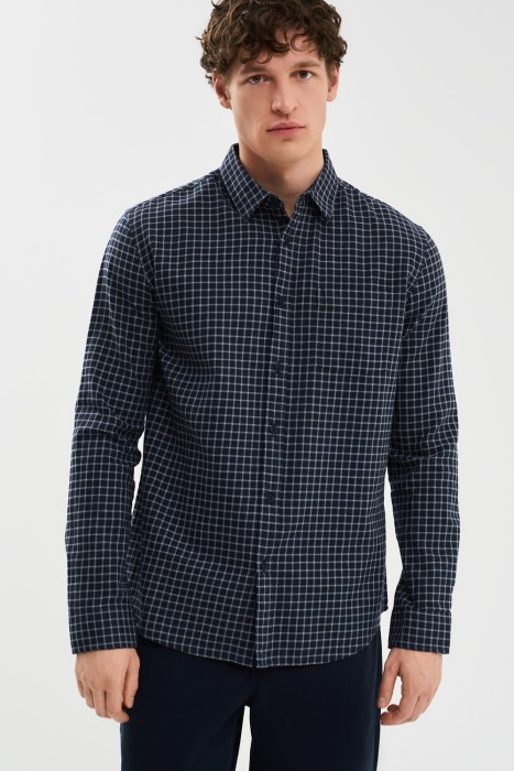 рубашка в клетку от бренда снежная королева вид слева