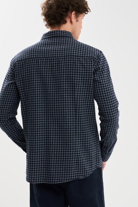 рубашка в клетку по цене 1040 руб вид справа