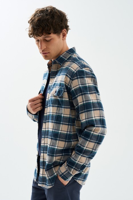 рубашка в клетку от бренда снежная королева вид слева