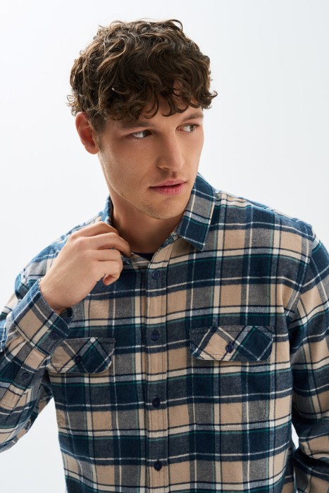 рубашка в клетку по цене 1020 руб вид справа