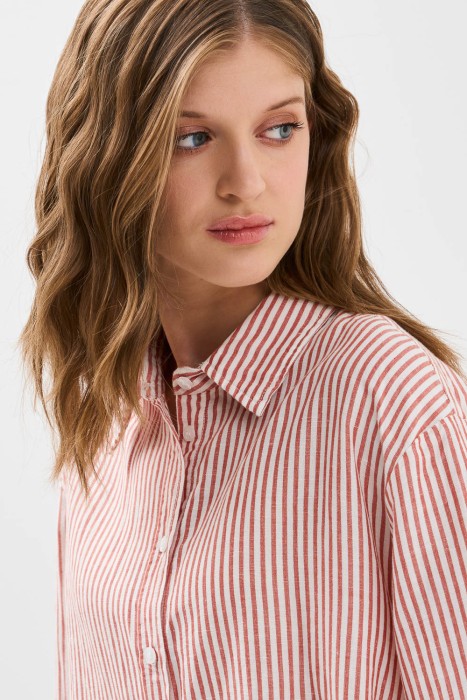 рубашка в полоску от бренда снежная королева вид слева