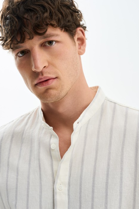 рубашка в полоску от бренда снежная королева вид слева