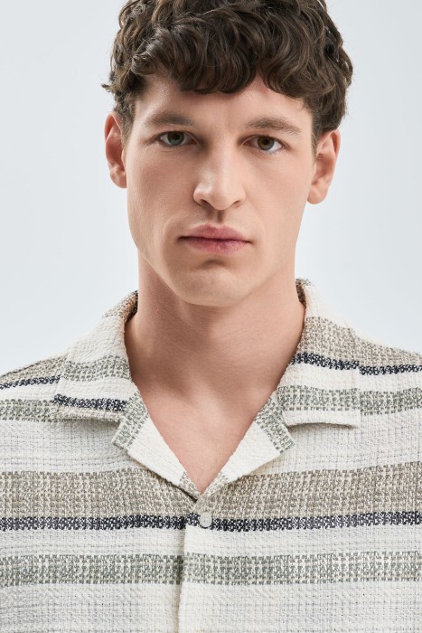 рубашка в полоску от бренда снежная королева вид слева