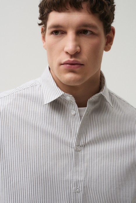 рубашка в полоску из россии вид сбоку