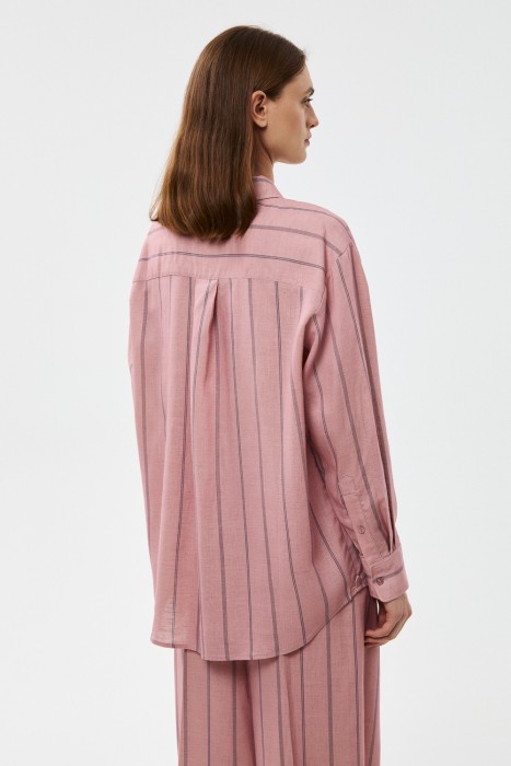 рубашка в полоску по цене 4190 руб вид справа