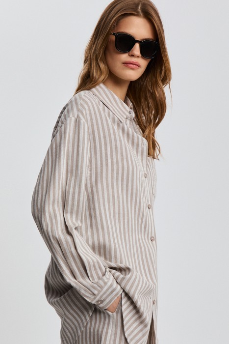 рубашка в полоску из россии вид сбоку