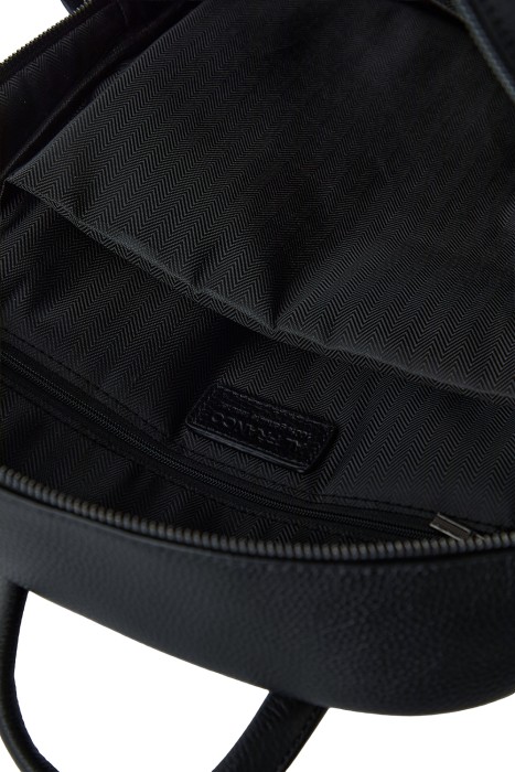 рюкзак из натуральной кожи из россии вид сбоку