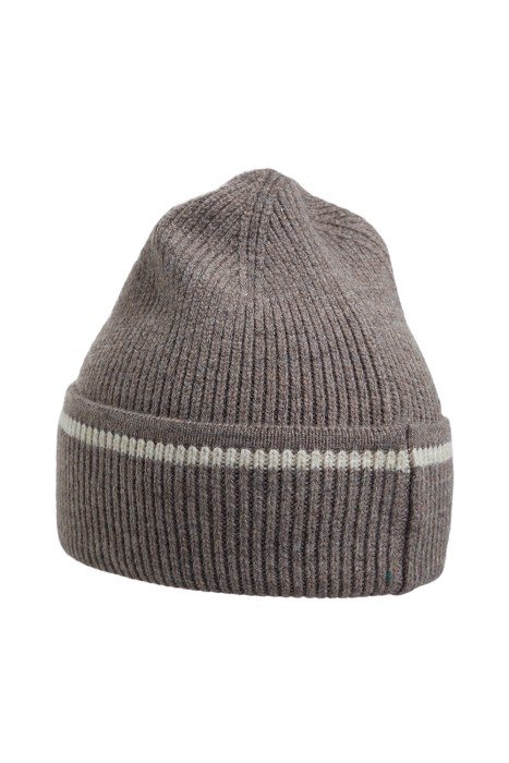 шапка из трикотажа от бренда снежная королева вид слева