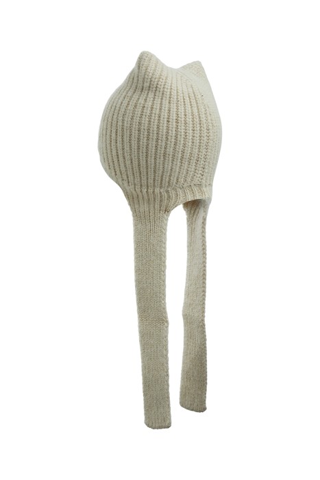 шапка с завязками от бренда снежная королева вид слева