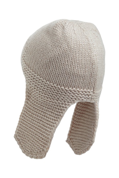 шапка-ушанка от бренда снежная королева вид слева