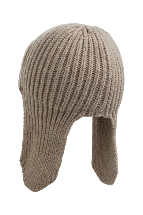 шапка-ушанка от бренда снежная королева вид слева