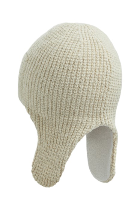 шапка-ушанка от бренда снежная королева вид слева