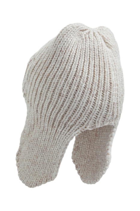 шапка-ушанка от бренда снежная королева вид слева