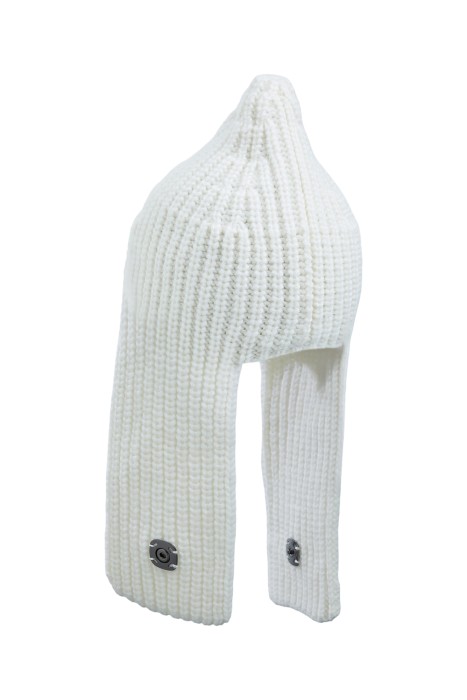 шапка-ушанка от бренда снежная королева вид слева