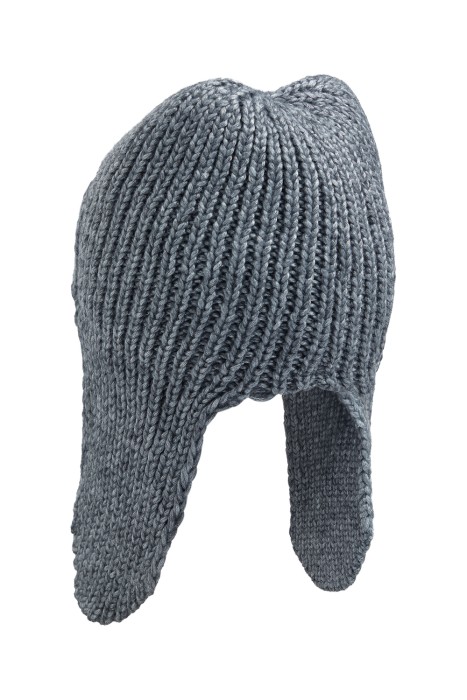 шапка-ушанка от бренда снежная королева вид слева