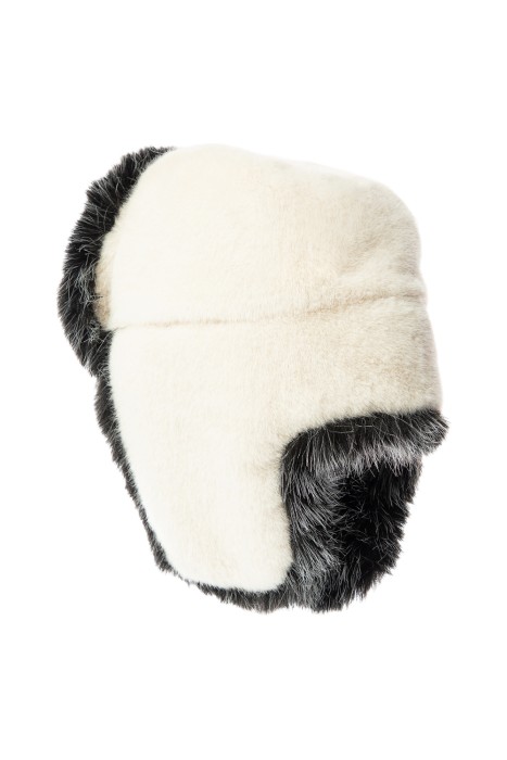 шапка-ушанка от бренда снежная королева вид слева