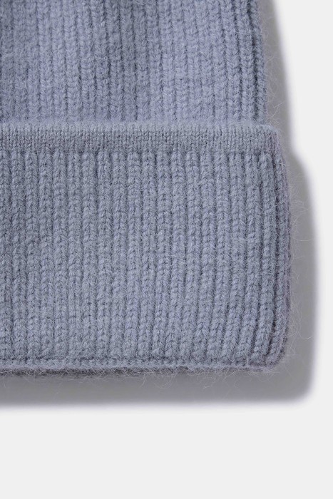 шапка по цене 1210 руб вид справа