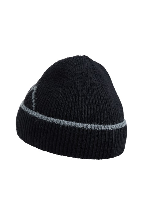 шапка от бренда снежная королева вид слева