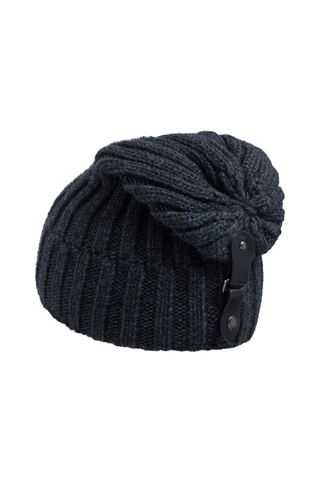 шапка от бренда снежная королева вид слева