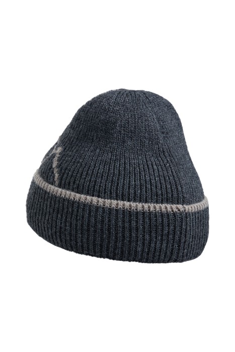 шапка от бренда снежная королева вид слева