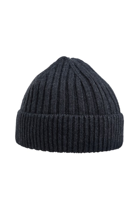 шапка от бренда снежная королева вид слева