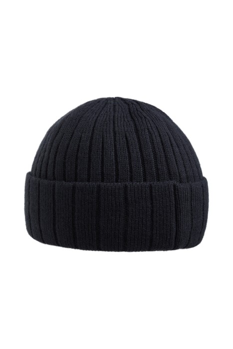 шапка от бренда снежная королева вид слева