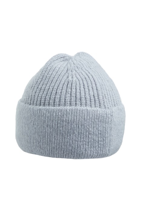 шапка от бренда снежная королева вид слева