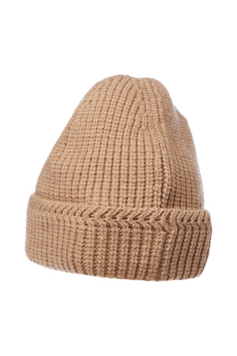 шапка от бренда снежная королева вид слева