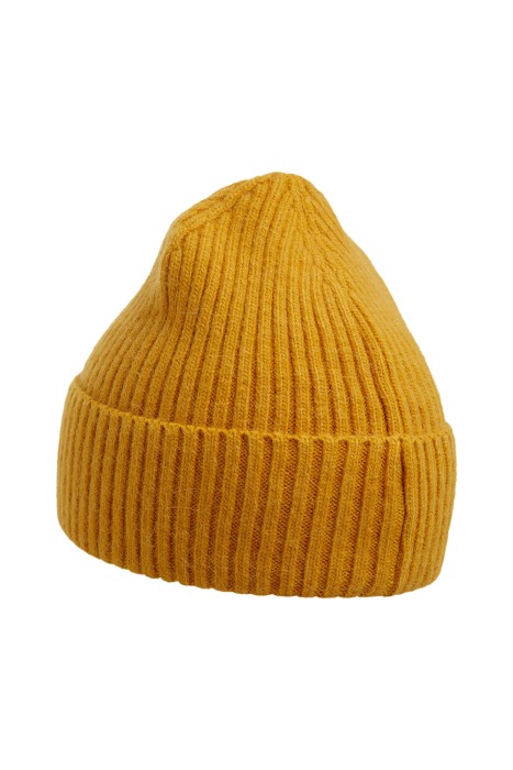 шапка от бренда снежная королева вид слева