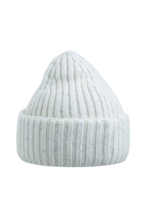 шапка от бренда снежная королева вид слева