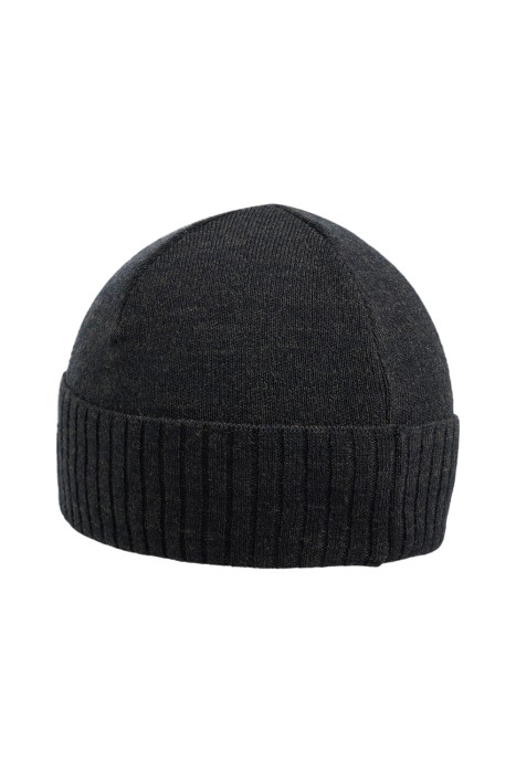 шапка от бренда снежная королева вид слева