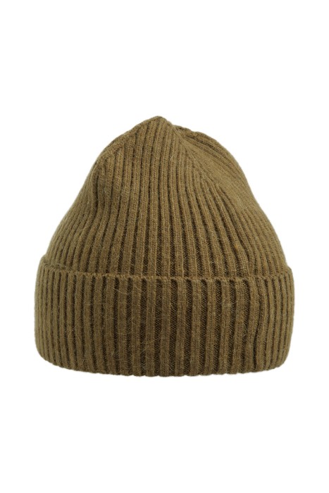 шапка от бренда снежная королева вид слева