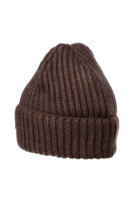 шапка от бренда снежная королева вид слева