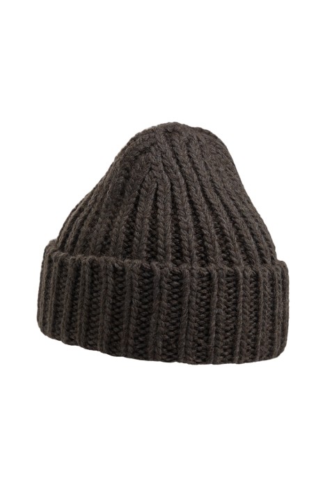 шапка от бренда снежная королева вид слева