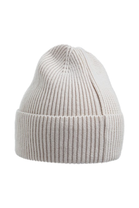 шапка от бренда снежная королева вид слева