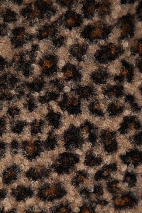 шарф букле от бренда снежная королева вид слева