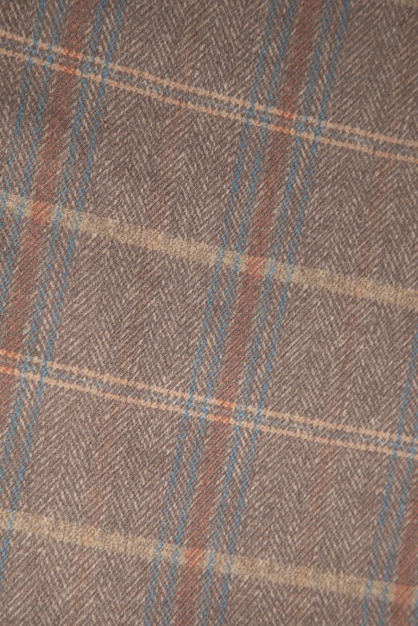 шарф от бренда снежная королева вид слева